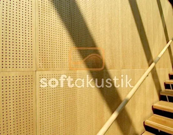 8000-delikli-ahsap-panel-cagri-merkezleri