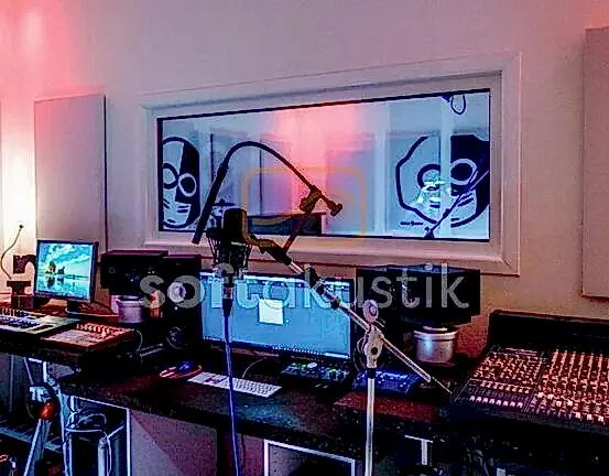 reji-odasi-akustigi-ve-bas-trap-kullanimi